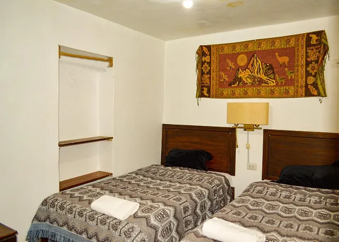 Kusichiq House Hostel